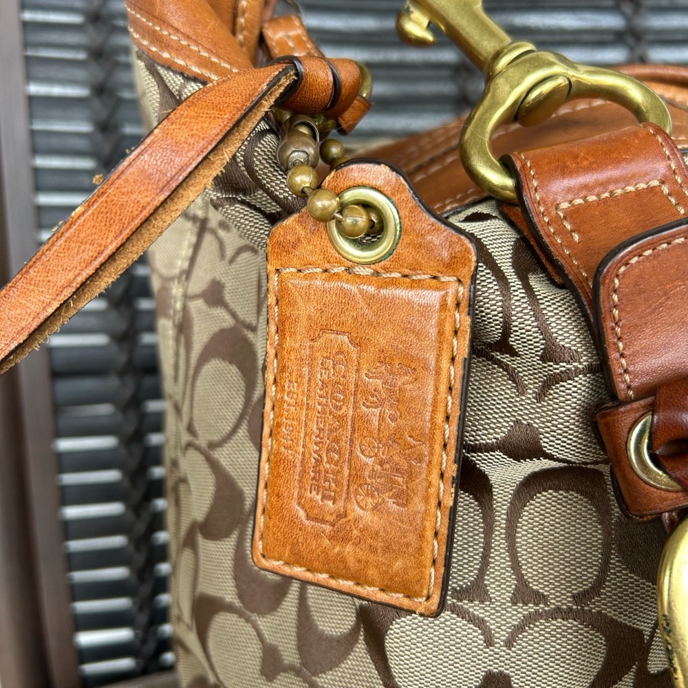 Coach Signature Bleecker duffel shoulder bag - Picture 3 of 10